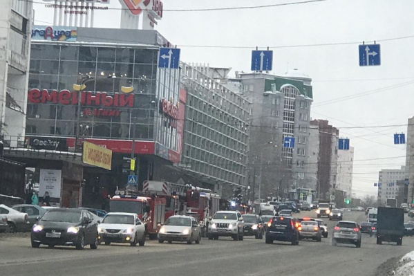На сообщение о задымлении выезжали пожарные На сообщение о задымлении выезжали пожарные
