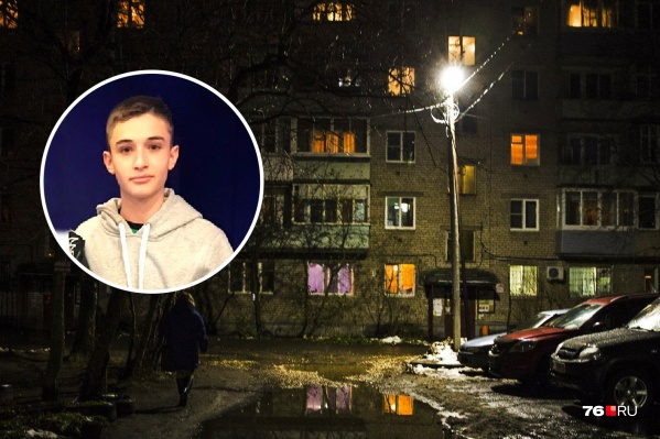 15-летний Тимофей считает, что «комендантский час» усложняет жизнь подросткам, но не делает её намного безопаснее 15-летний Тимофей считает, что «комендантский час» усложняет жизнь подросткам, но не делает её намного безопаснее
