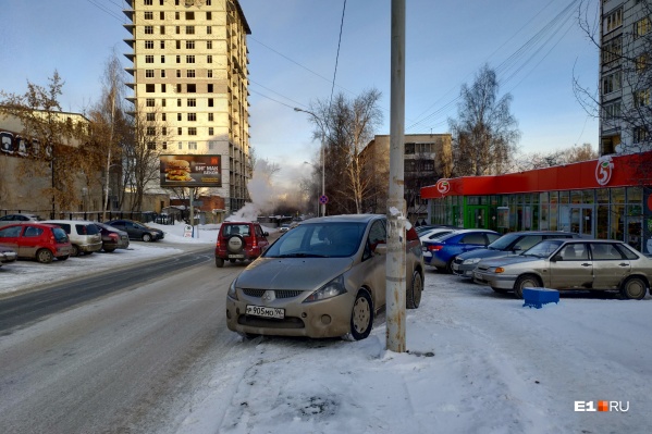 Часто водители бросают свои автомобили по-хамски от безнаказанности Часто водители бросают свои автомобили по-хамски от безнаказанности