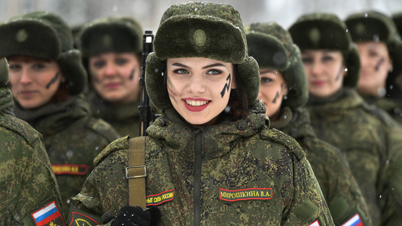 Задача посложнее. 7 ноября в России праздновали долгие годы, но теперь это не «красный день календаря». Как сейчас называется этот праздник?