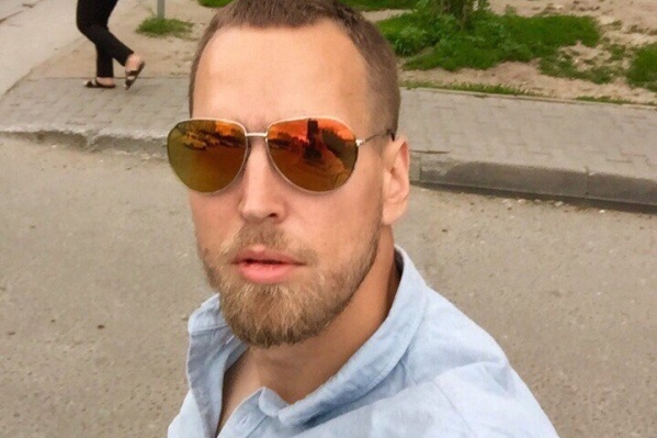 На Романа Р. напали пассажиры недалеко от клуба «Чарли» На Романа Р. напали пассажиры недалеко от клуба «Чарли» 