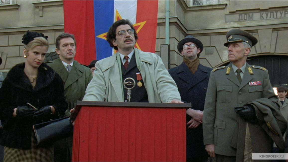 Приглядитесь внимательно и подумайте, могли ли такое снять в России?