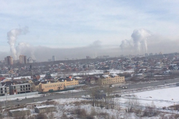 В небе над городом повисла едкая дымка В небе над городом повисла едкая дымка