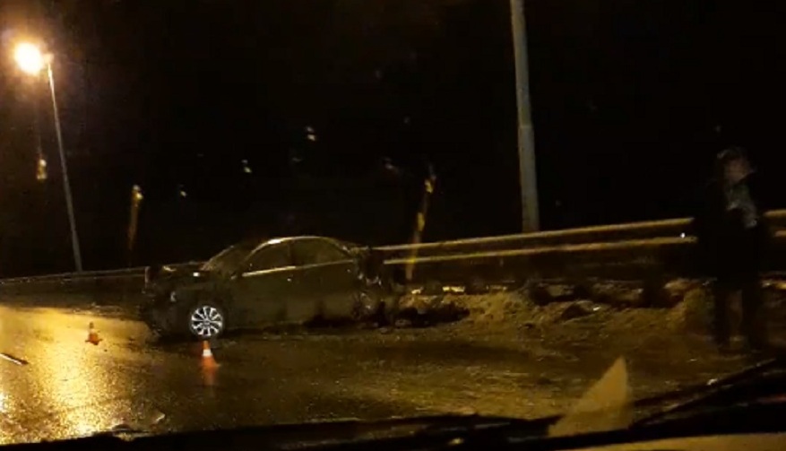 В Перми на Красавинском мосту столкнулись автомобили, есть пострадавшие
