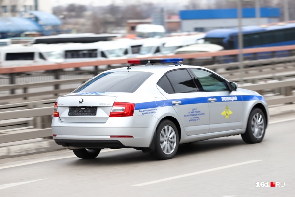 Полицейские доставили ребенка в больницу Полицейские доставили ребенка в больницу