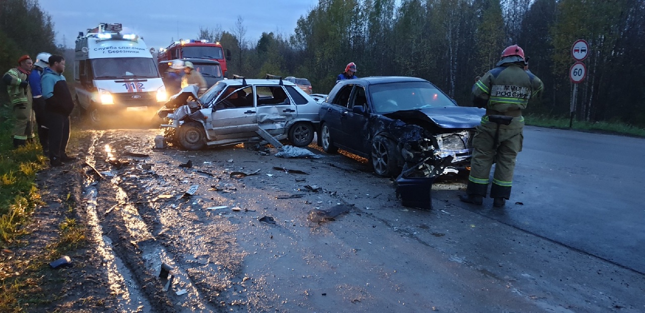 В Прикамье на трассе столкнулись Subaru и ВАЗ: пострадали пять человек