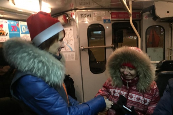 Кондукторы будут в новогодних колпаках 30 и 31 декабря Кондукторы будут в новогодних колпаках 30 и 31 декабря