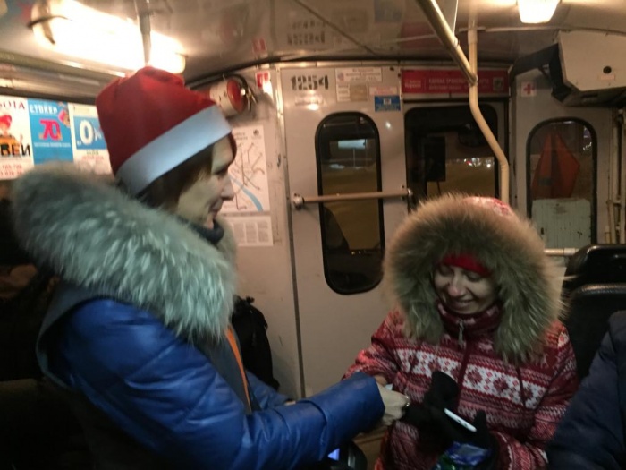 Кондукторы будут в новогодних колпаках 30 и 31 декабря Кондукторы будут в новогодних колпаках 30 и 31 декабря