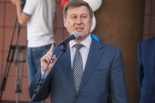 Раньше Анатолий Локоть говорил, что предложил Виктору Толоконскому должность в мэрии Раньше Анатолий Локоть говорил, что предложил Виктору Толоконскому должность в мэрии