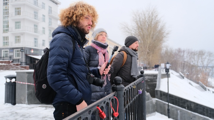 «Почему мы идем по какому-то...» Гуляем по Перми с блогером Ильей Варламовым — прямая трансляция