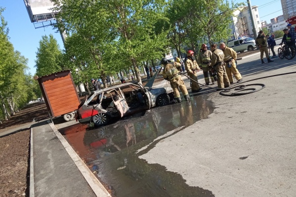 Машина сгорела полностью Машина сгорела полностью 
