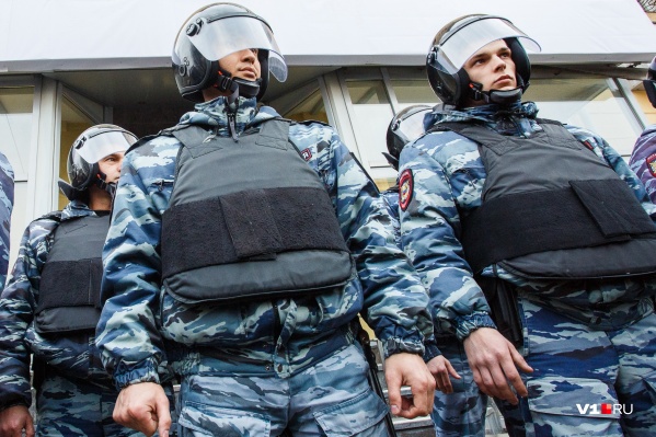 Преступников задерживали при поддержке СОБР Преступников задерживали при поддержке СОБР