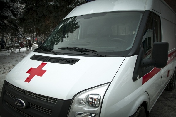 Медики приезжали на вызов к дому в районе цирка Медики приезжали на вызов к дому в районе цирка