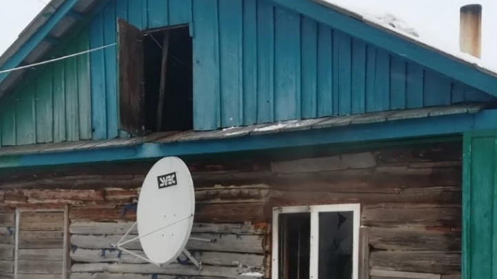 Пытались спастись и доползли до дверей: в частном доме в Челябинской области погибли трое детей