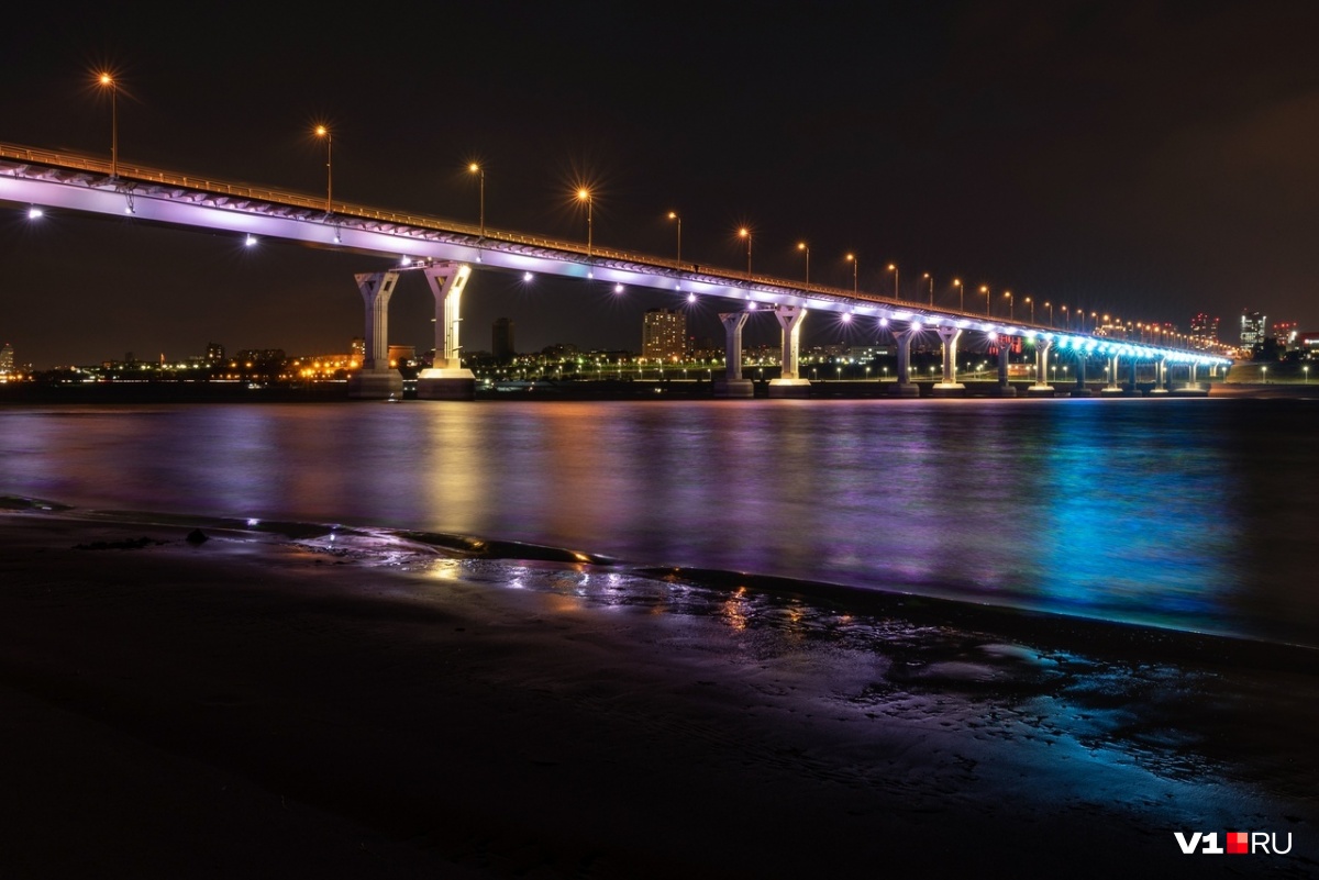 Танцующий мост в Волгограде