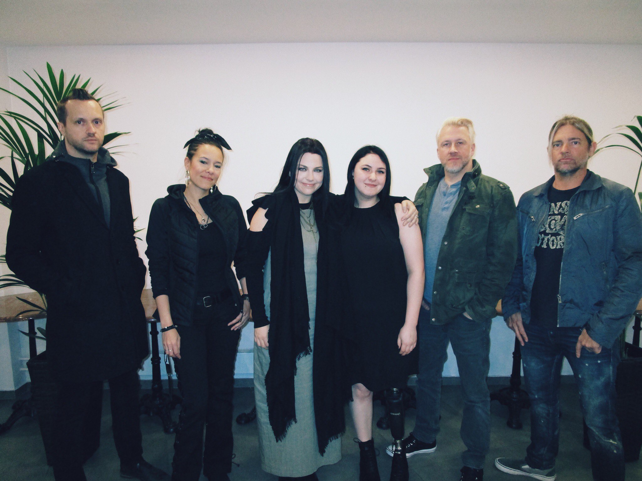 Надежда очень любит группу Evanescence, и в 2018-ом году побывала на их конццерте Надежда очень любит группу Evanescence, и в 2018-ом году побывала на их конццерте