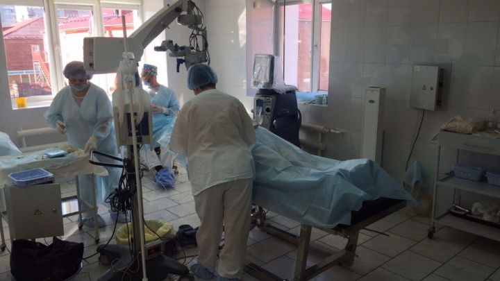 В омской больнице начали удалять катаракту и менять хрусталик за 20 минут
