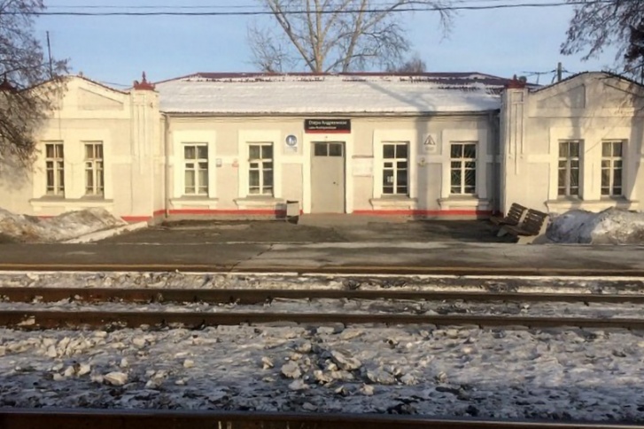 Поезд сбил человека в районе этой станции Поезд сбил человека в районе этой станции