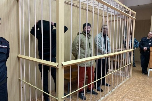 Иностранцы признали вину и просили суд рассмотреть их дело в особом порядке Иностранцы признали вину и просили суд рассмотреть их дело в особом порядке
