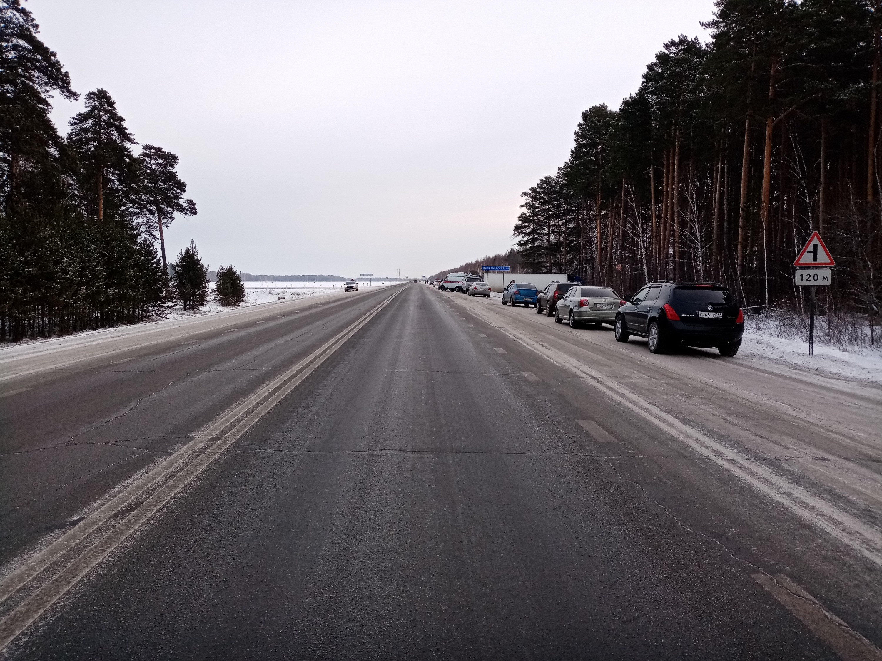 Трасса екатеринбург тюмень. 239 Км Екатеринбург Тюмень. Горы на трассе Тюмень Екатеринбург. Автодорога Екатеринбург Тюмень 32.230. Тюмень Екатеринбург 213.