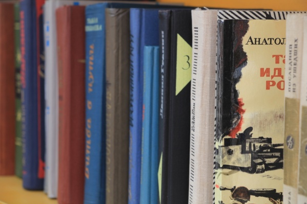 Книжку на любую тему, а также множество настольных игр можно найти в «Доме книги» Книжку на любую тему, а также множество настольных игр можно найти в «Доме книги»