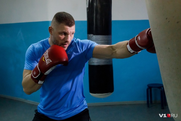 Евгений Романов уже начал подготовку к предстоящему поединку Евгений Романов уже начал подготовку к предстоящему поединку