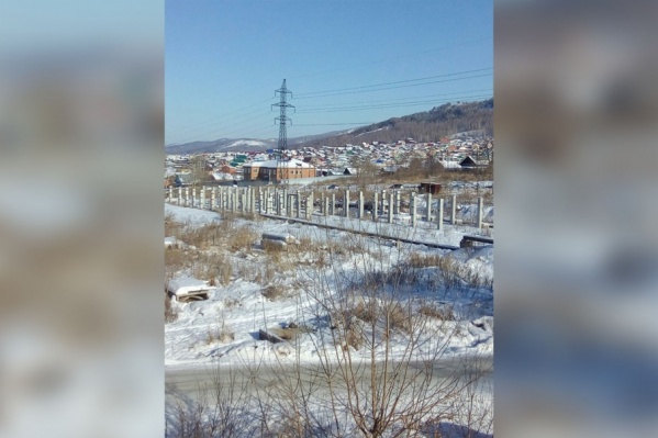На месте обещанного дома уже три года только свайное поле На месте обещанного дома уже три года только свайное поле