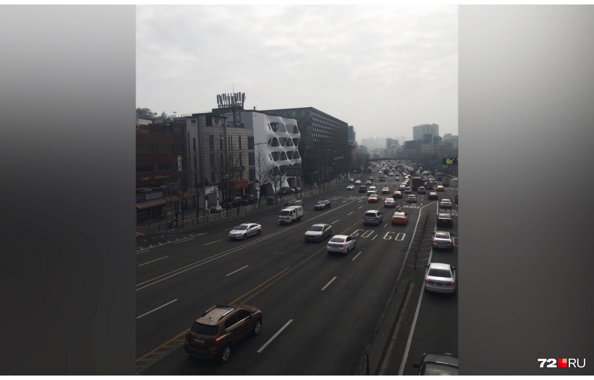 Выделенок для автобусов и маршруток тут нет. Все ездят аккуратно, нарушителей ПДД очень-очень мало Выделенок для автобусов и маршруток тут нет. Все ездят аккуратно, нарушителей ПДД очень-очень мало