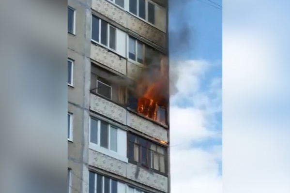 Языки пламени вырываются наружу Языки пламени вырываются наружу