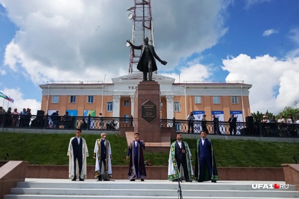 Создал монумент скульптор Андрей Ковальчук Создал монумент скульптор Андрей Ковальчук