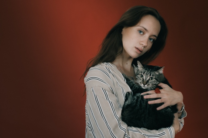 Фотосессия с кошкой Сурикатой Фотосессия с кошкой Сурикатой