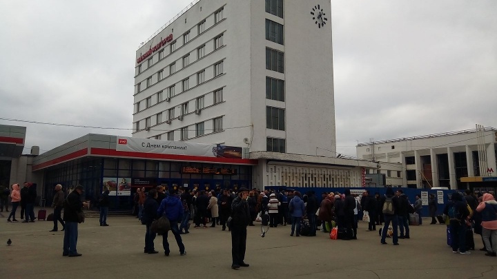 Московский вокзал заминировали. Идет эвакуация