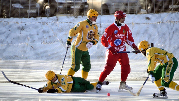 «Водник» уступил «Уральскому трубнику» в последнем матче регулярного чемпионата по хоккею с мячом