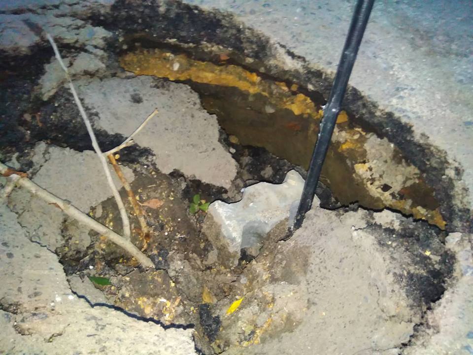 В Волгограде шестилетняя девочка провалилась в дорожную яму