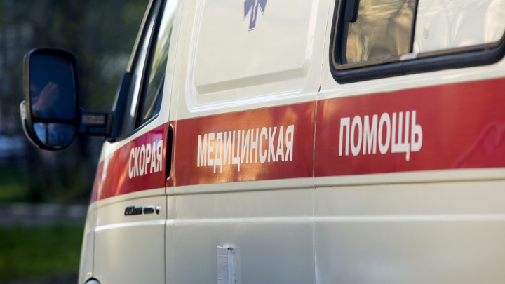 В Ярославской области на трассе М-8 скорая насмерть задавила пенсионера