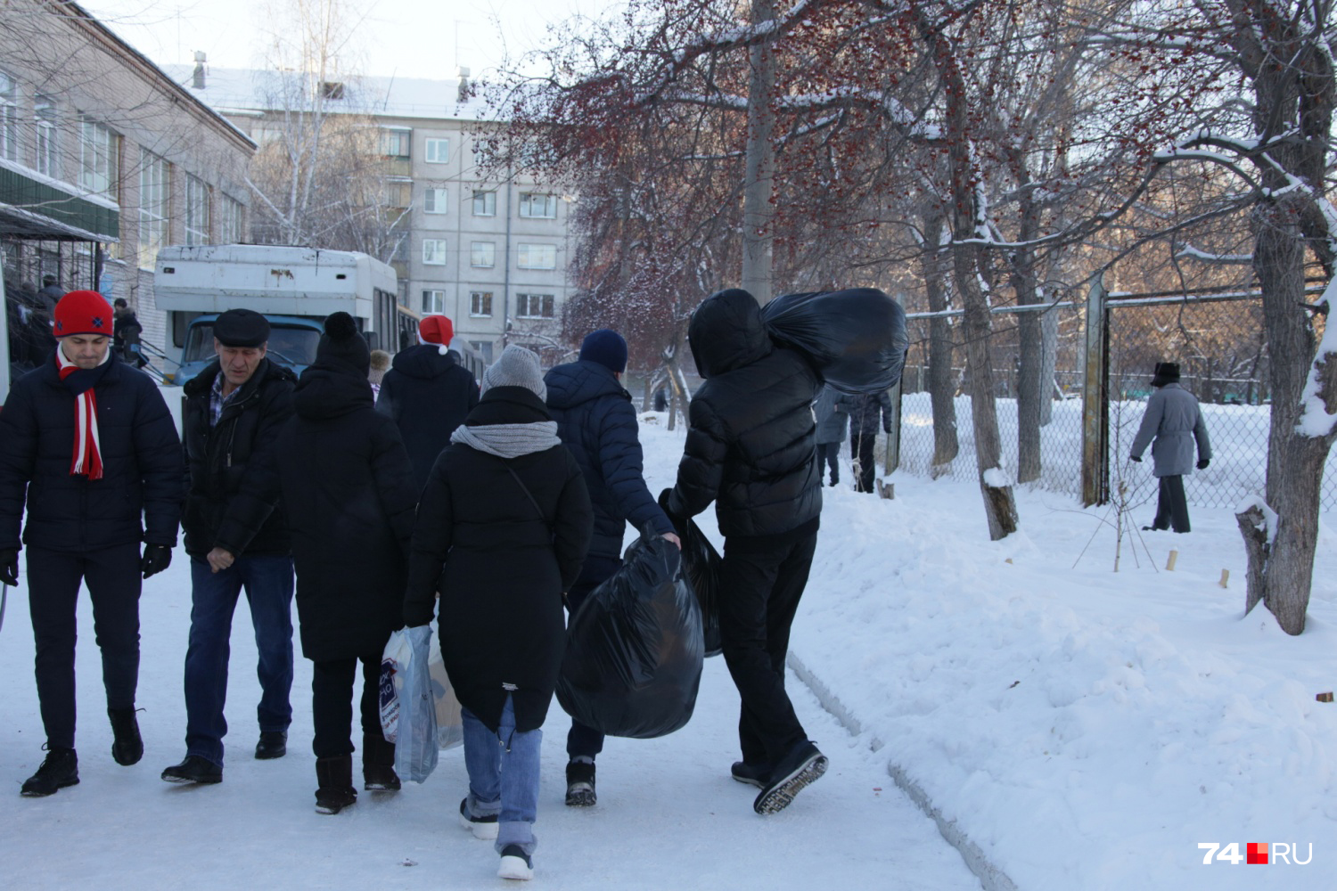 Некоторые готовы помогать пострадавшим деньгами Некоторые готовы помогать пострадавшим деньгами