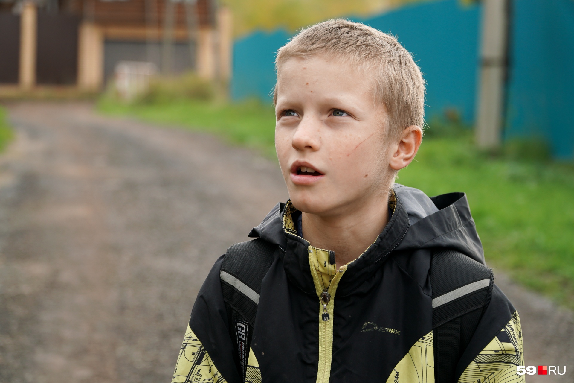 Мальчик из Прикамья идет в школу один 5 км по темной проселочной дороге. Кто виноват и что делать?
