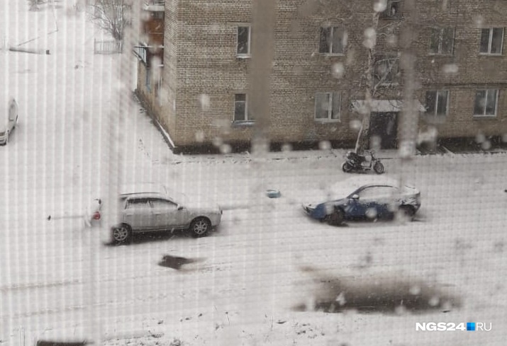 За несколько дней до лета Енисейск и Лесосибирск завалило снегом