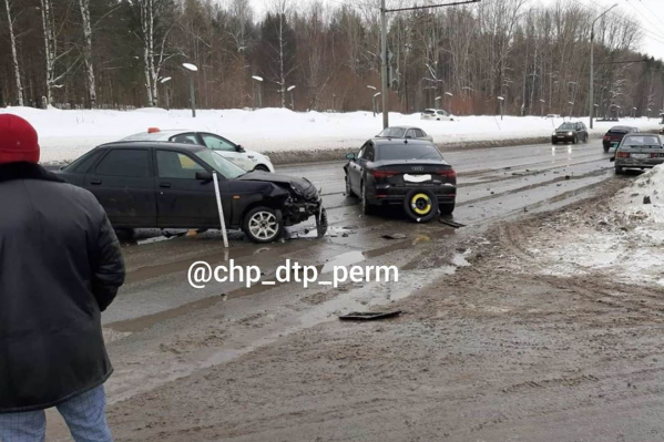 Авария произошла сегодня утром Авария произошла сегодня утром