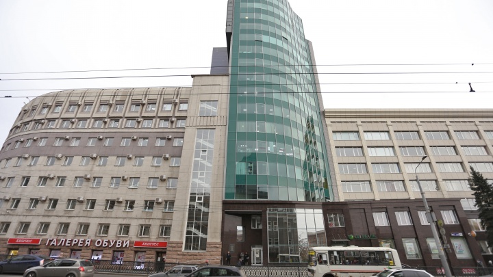Рассекречиваем новосёлов: 74.ru узнал, для кого из чиновников ремонтируют офисы в бизнес-центре