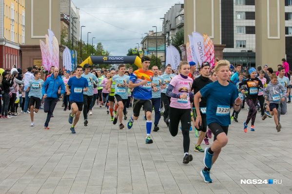 В нынешнюю «Жару» бежать было совсем нежарко В нынешнюю «Жару» бежать было совсем нежарко 