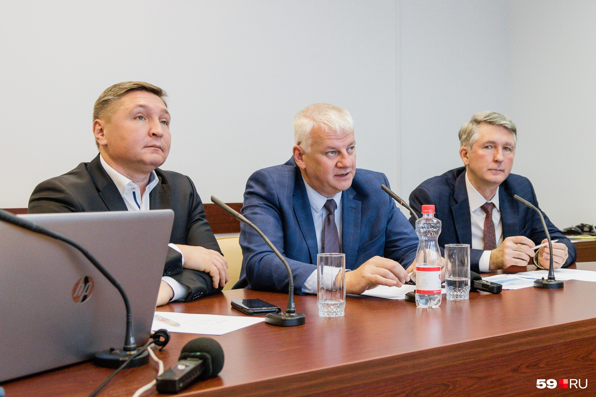 На вопросы жителей отвечали руководители ведомств, деятельность которых связана с железнодорожной инфраструктурой в Пермском крае На вопросы жителей отвечали руководители ведомств, деятельность которых связана с железнодорожной инфраструктурой в Пермском крае