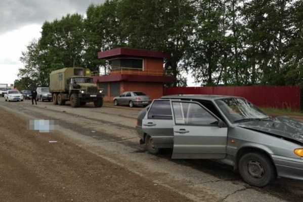По словам водителя, он не успел предотвратить удар — женщина выбежала на дорогу внезапно По словам водителя, он не успел предотвратить удар — женщина выбежала на дорогу внезапно