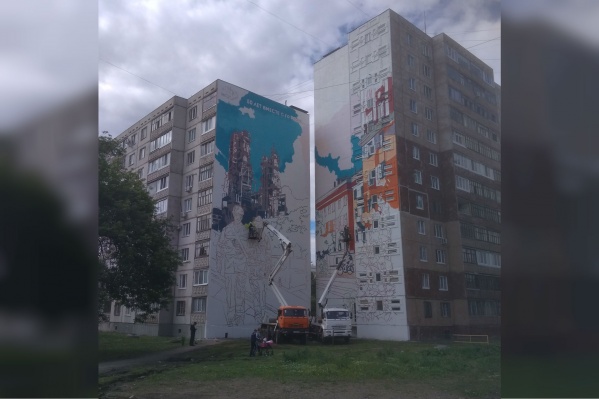 Художники трудятся вовсю Художники трудятся вовсю