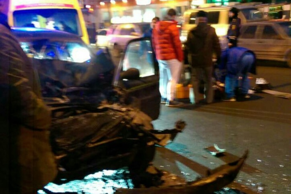Пешеходов увезли в больницу Пешеходов увезли в больницу