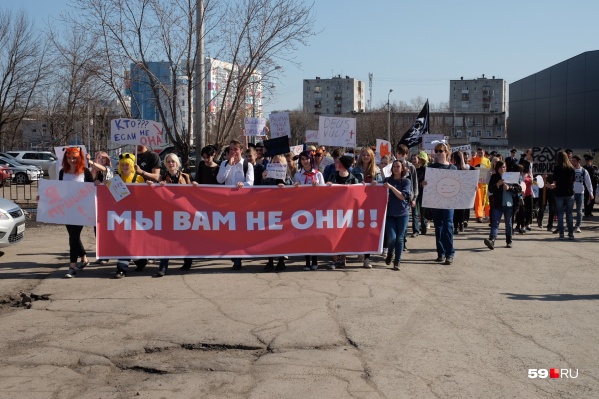 Монстрация ежегодно собирает много активной молодежи Монстрация ежегодно собирает много активной молодежи 