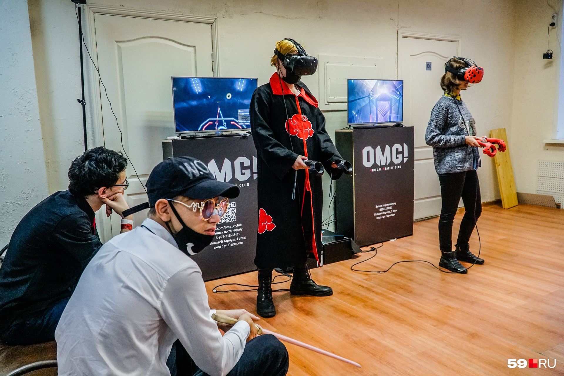 Посетители могли погрузиться в вируальную реальность с помощью VR-шлемов Посетители могли погрузиться в вируальную реальность с помощью VR-шлемов