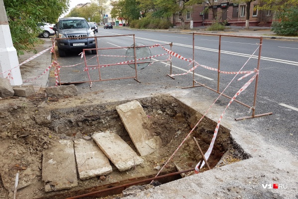 Под новым асфальтом «Концессия» оставила старые и ржавые трубы Под новым асфальтом «Концессия» оставила старые и ржавые трубы 