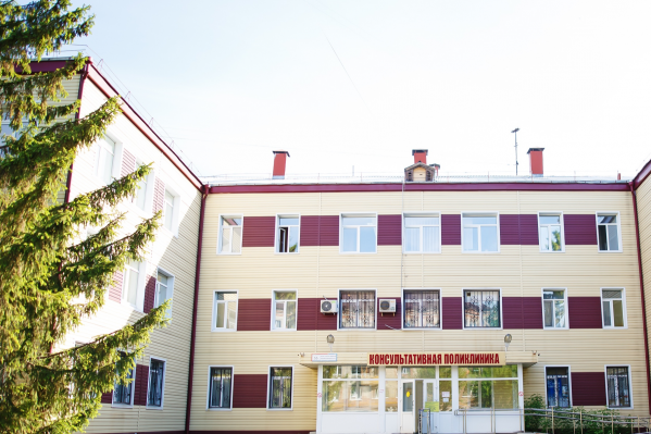 По словам пациентов, которые лежат в больнице, в учреждение каждый день поступают новые больные По словам пациентов, которые лежат в больнице, в учреждение каждый день поступают новые больные