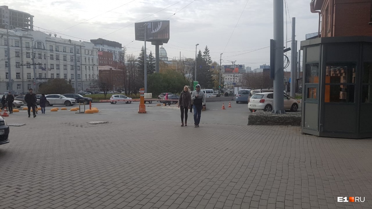 Машина ждала грабителей на кольце Машина ждала грабителей на кольце
